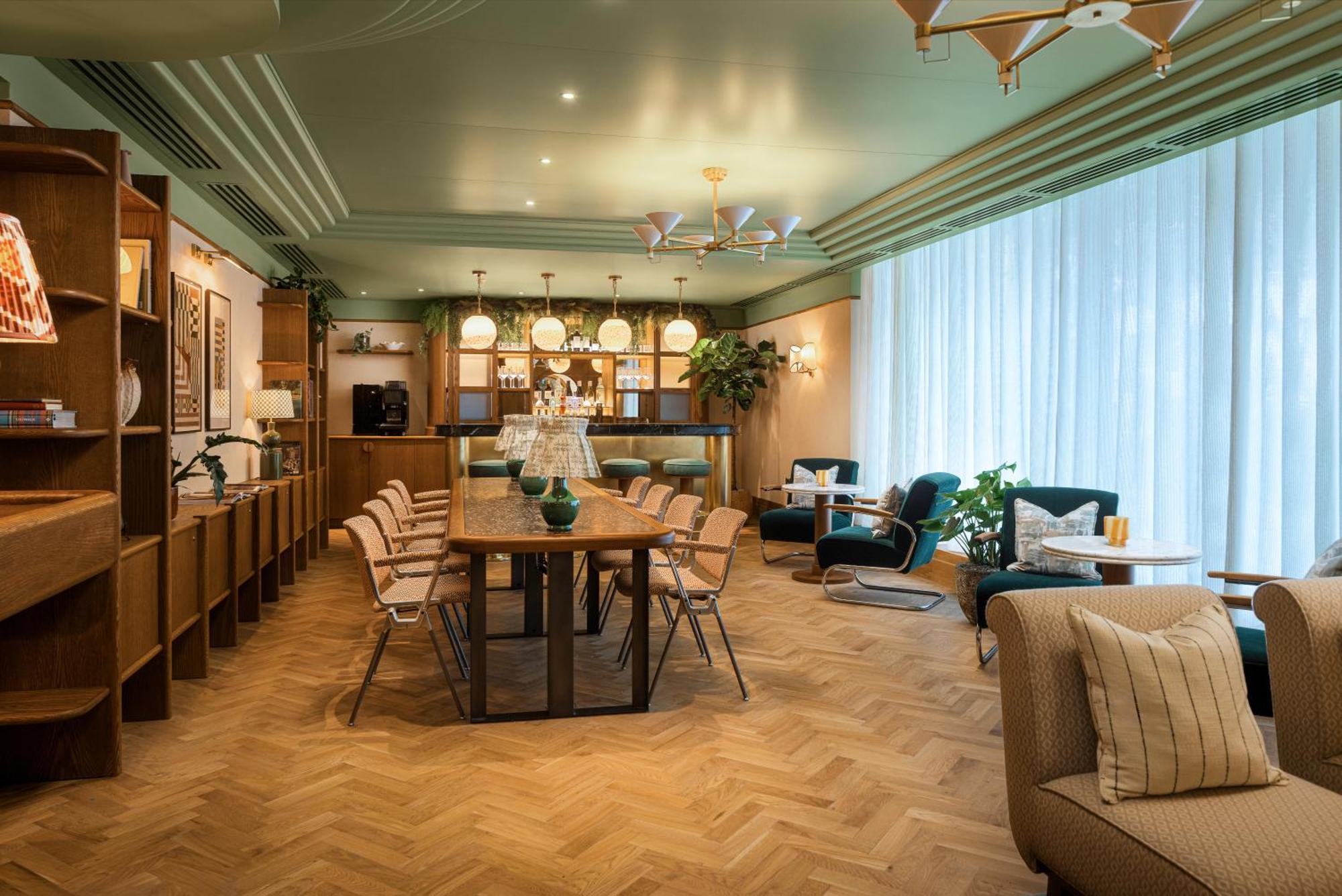 The July - Victoria Hotel Londres