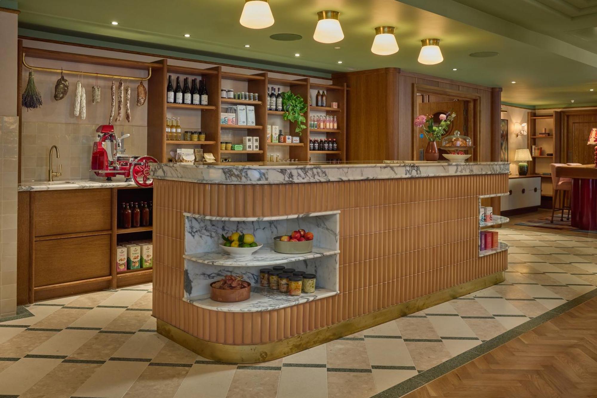 The July - Victoria Hotel Londres