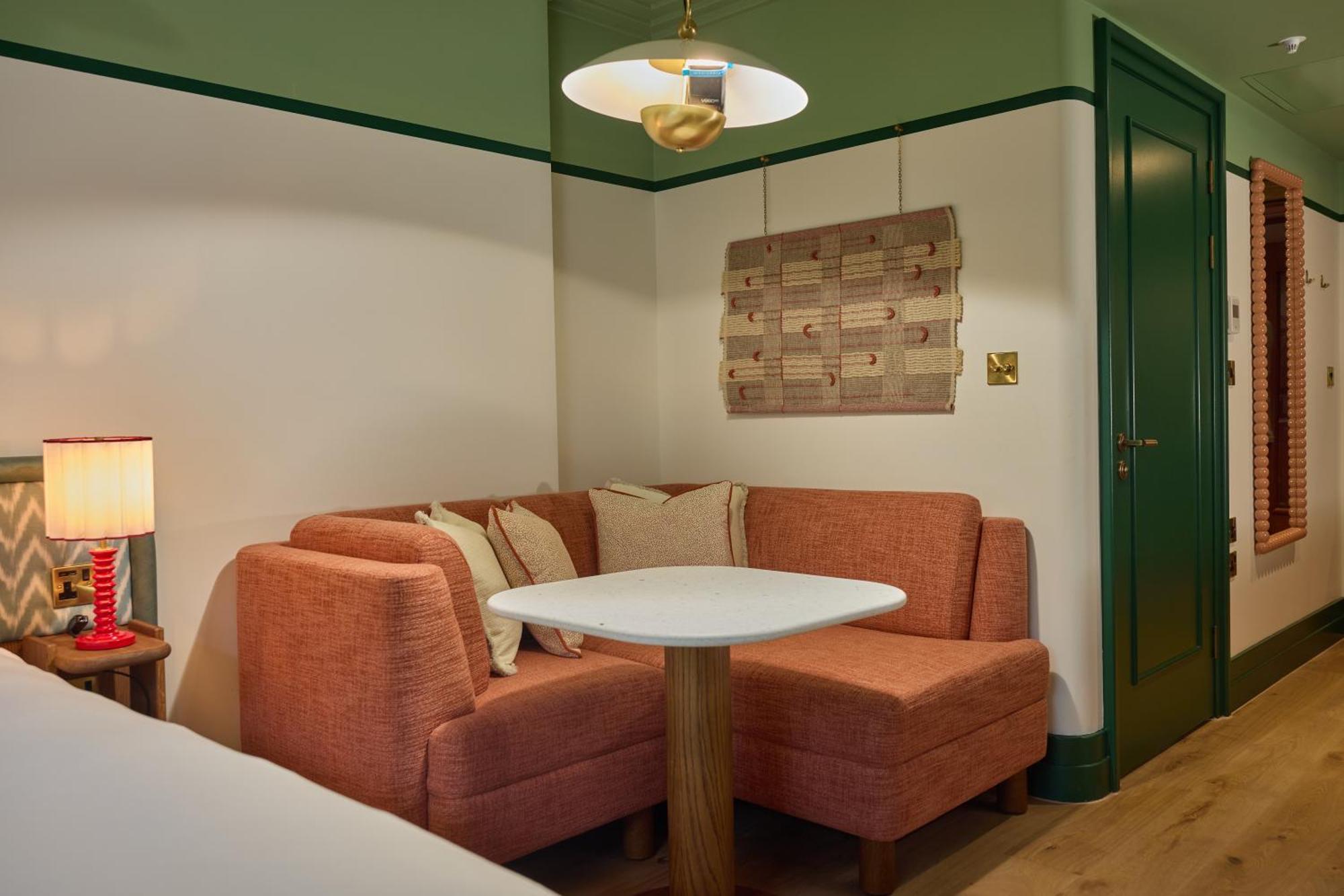 Hotel The July - Victoria 4*