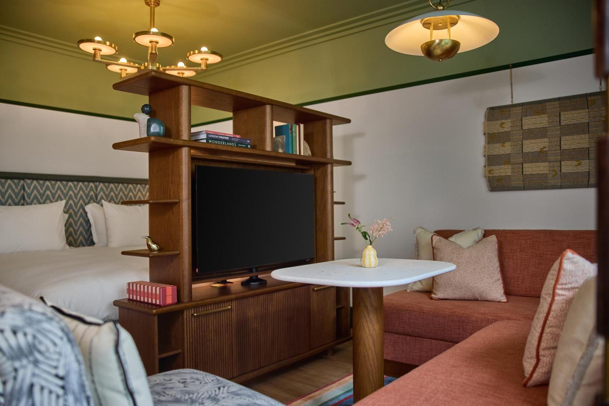 The July - Victoria 4* Londres